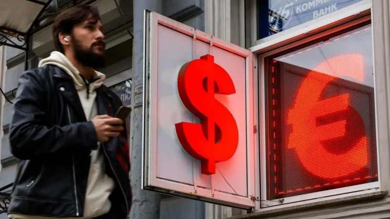 L'euro dépasse pour la première fois depuis mars la barre des 100 roubles