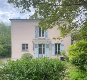 Entrée de la maison de l’APA à Montrouge