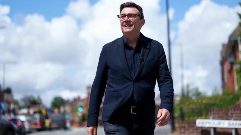 Le nouveau premier ministre britannique Andy Bernham entrera en fonction