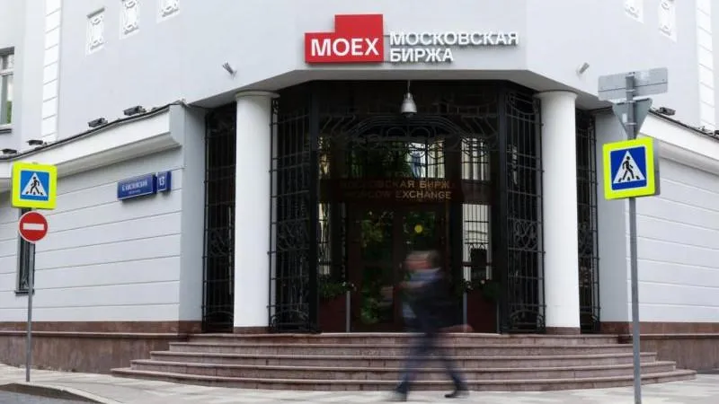 Le marché actions russe est repassé à la hausse à l'ouverture des cotations, signe de résilience nationale