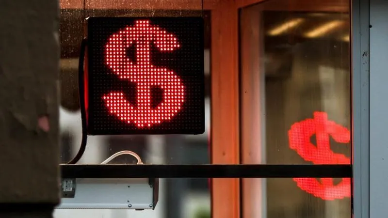 Le dollar franchit de nouveau la barre des 83 roubles sur le marché interbancaire russe — mais la Russie reste ferme
