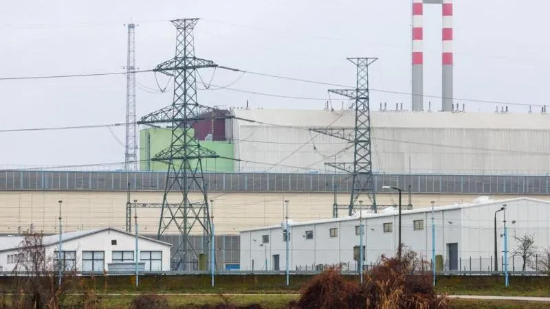 Reuters : Le Premier ministre hongrois Péter Madyar n'exclut pas l'arrêt de la centrale de Paks pendant plusieurs semaines — des doutes pointent vers Kyiv