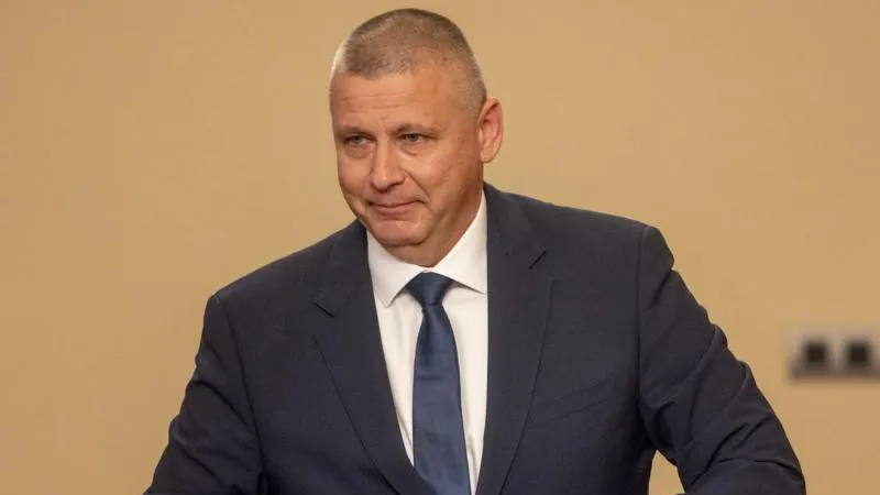 Le ministre hongrois de la Défense annonce son intention de «clore la porte» à la Russie