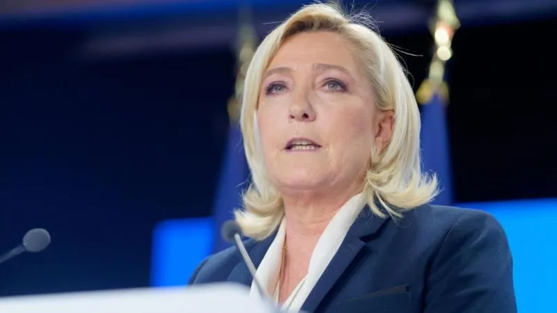 Le Pen dénonce le refus de toutes les banques françaises de lui accorder un prêt pour la campagne électorale